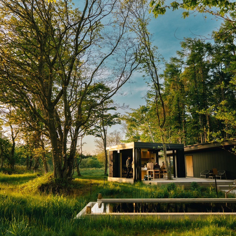 フロントスタッフ